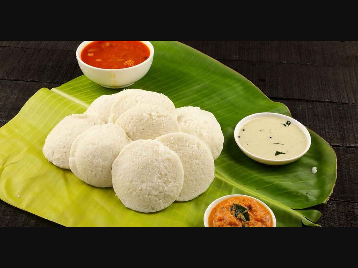 Making of Fluffy Idlis in Authentic Style